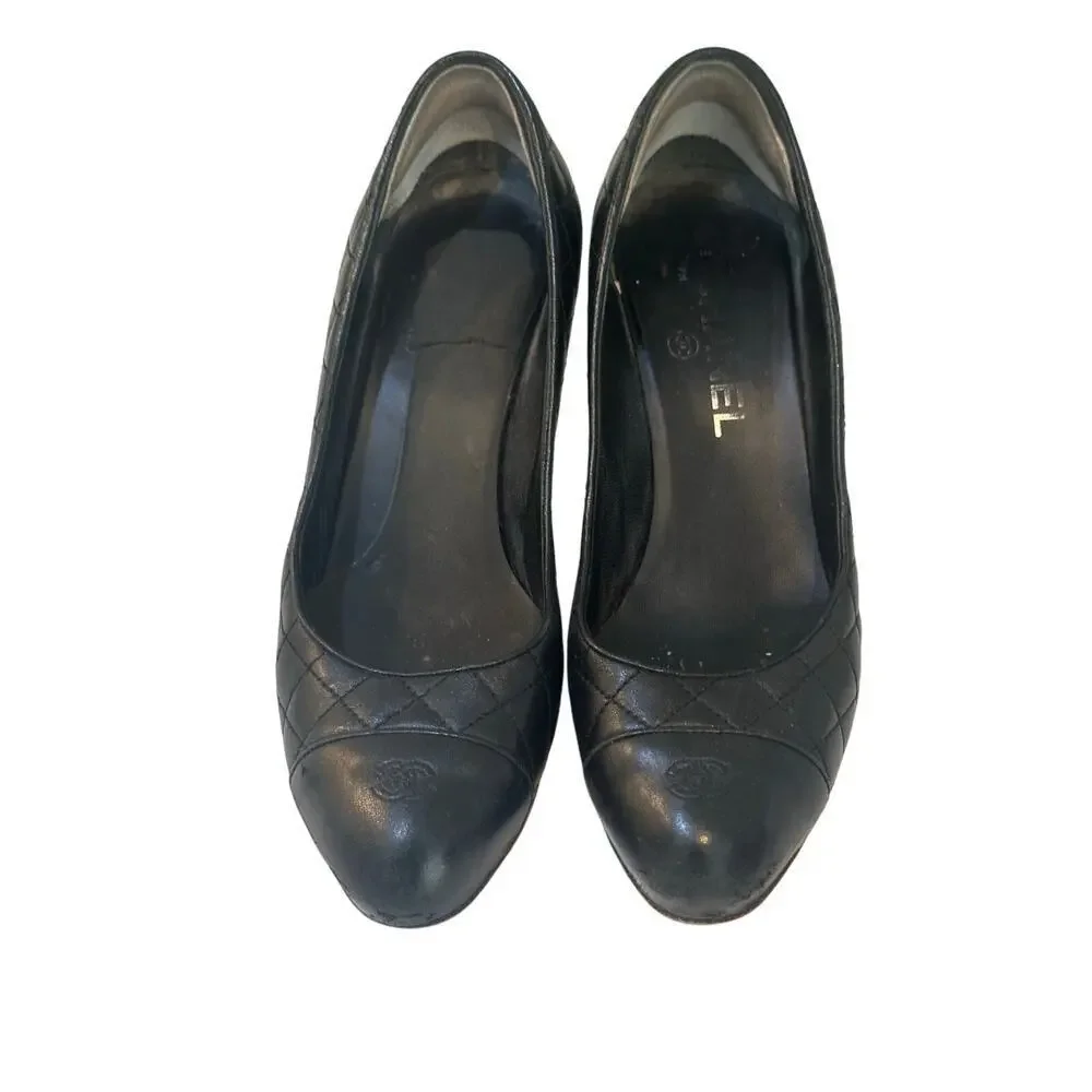 Chanel Women's Black Quilted Lambskin Leather Cap Toe Pump Heels Size 38 - Picture 4 of 14